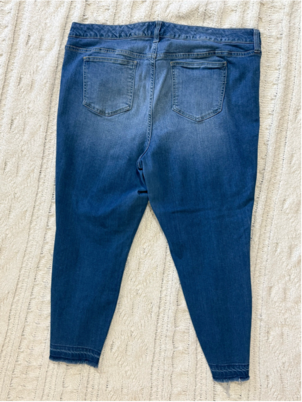 Torrid Bombshell Skinny Jeans High Rise Stretch Frayed Raw Hem Denim Plus 20 - Picture 8 of 14
